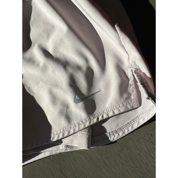 Nike Women's Dri-FIT One High-Rise 2-In-1 Shorts 3 In - Picture 3 of 9